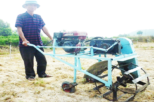 Nông dân sáng tạo máy nông cụ đa năng
